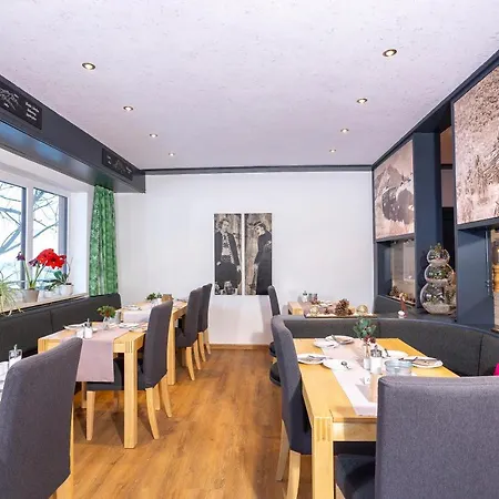 Haus Garni Luggi Leitner מלון *