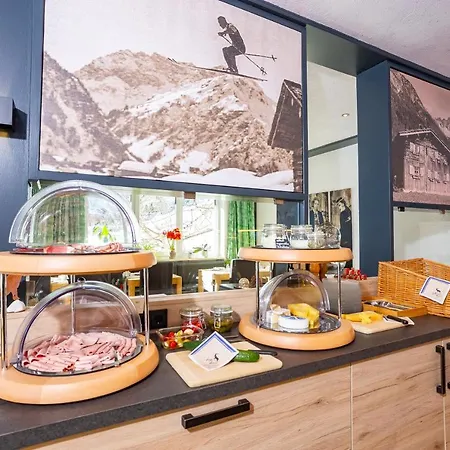 Haus Garni Luggi Leitner Миттелберг