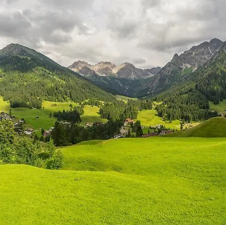 Haus Garni Luggi Leitner מלון *