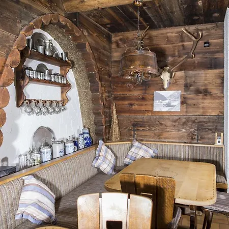 Отель Haus Garni Luggi Leitner *