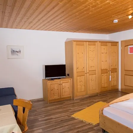 Отель Haus Garni Luggi Leitner