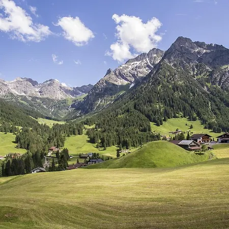 Отель Haus Garni Luggi Leitner *