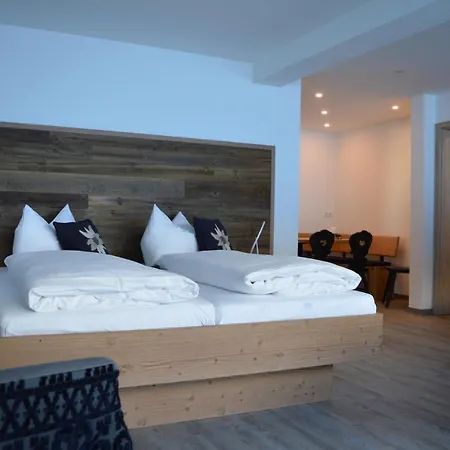 Haus Garni Luggi Leitner * מיטלברג